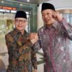 Menteri Pelindungan Pekerja Migran Indonesia Mukhtarudin dan Menteri Koperasi Ferry Juliantono