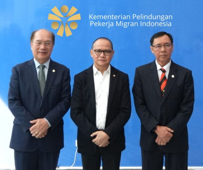 
					Mukhtarudin, Dato Sri Dr. Stephen Rundi Utom dan Datuk Gerawat Gala | Sc KP2MI