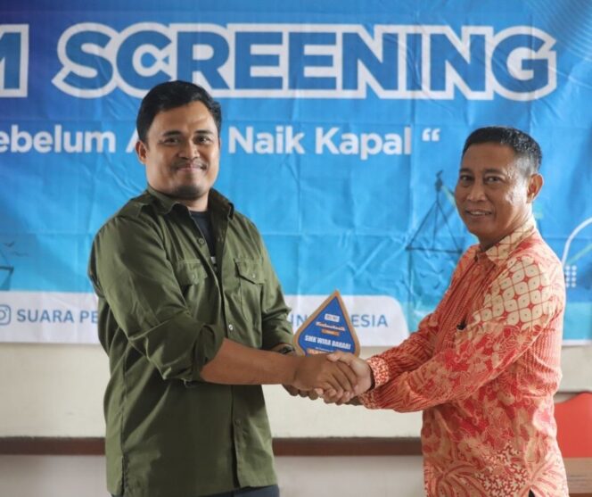 
					Foto Istimewa | Ketua PSP Indonesia Muhammad Kafandi dan Kepala Sekolah Pahing, S.T., M.Pd