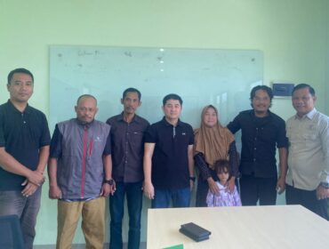 Ketua Komisi 3 DPRD Karawang, Deddy Indrasetiawan (4) dari kiri