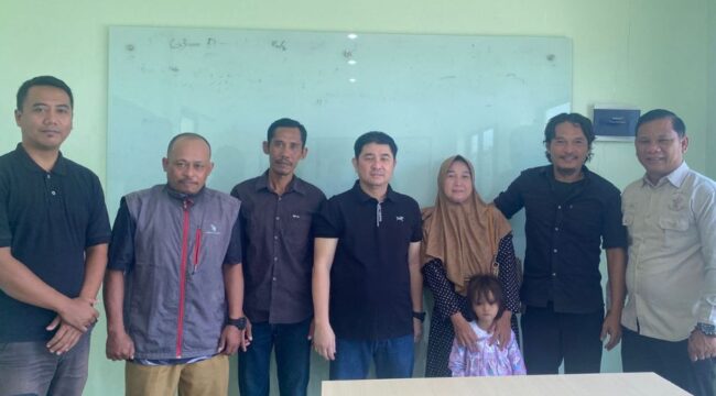 Ketua Komisi 3 DPRD Karawang, Deddy Indrasetiawan (4) dari kiri