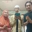 Muhammad Hanif (tengah) Abdul Karim Beserta Kedua Orangtuanya