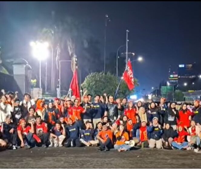 
					Suara Marsinah Peringati Hari Perempuan Internasional di DPR