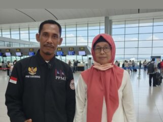 H. Entis Sutisna dan Ibu Sri Hidayati
