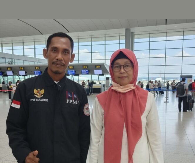 
					H. Entis Sutisna dan Ibu Sri Hidayati