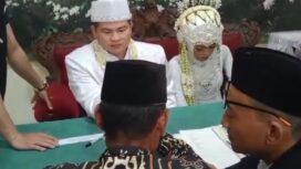 Proses akad nikah pengantin pesanan di Bekasi Timur