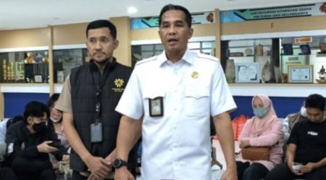 Kepala BP3MI DKI Jakarta, Dr. Arman Muis, menyita ratusan paspor 