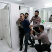 Ilustrasi Polsek Cileungsi Bogor menangkap Perekrut Ilegal di toilet Masjid