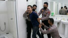Ilustrasi Polsek Cileungsi Bogor menangkap Perekrut Ilegal di toilet Masjid