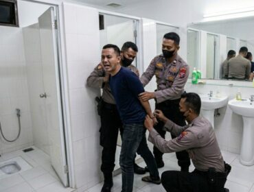 Ilustrasi Polsek Cileungsi Bogor menangkap Perekrut Ilegal di toilet Masjid
