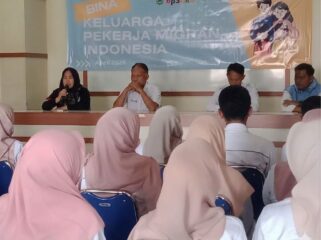 Raida Ketua Formima Pada Kegiatan Bina Keluarga PMI