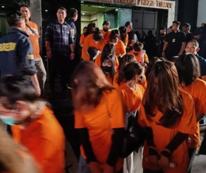 
					Polri Menangkap 320 WNA Terkait Judi Online di Hayam Wuruk Plasa Tower