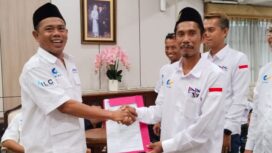 Presiden PPMI, Daeng Wahidin, Melantik H, Entis Sutisna di Cempaka Putih Jakarta Pusat