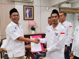 Presiden PPMI, Daeng Wahidin, Melantik H, Entis Sutisna di Cempaka Putih Jakarta Pusat