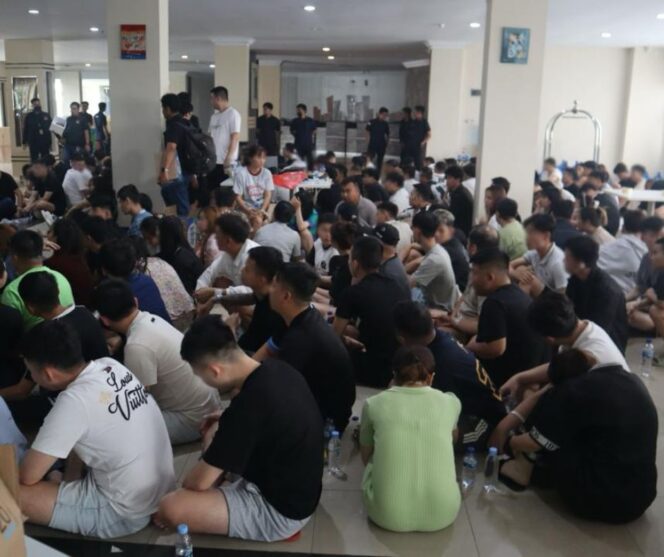 
					Mabes Polri dan Dirjen Imigrasi Tangkap 251 Warga Asing Pelaku Penipuan Online