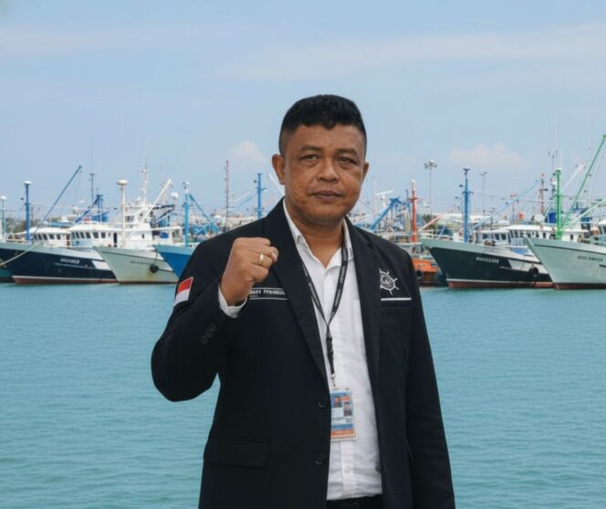 
					Arnon Hiborang Ketua Umum Serikat Awak Kapal Perikanan Bersatu Sulawesi Utara