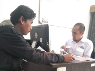 Heri melaporkan sponsor Syarif Hasyim ke Disnaker Karawang