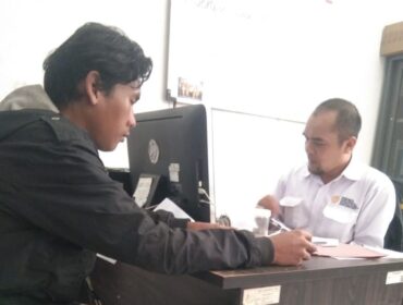 Heri melaporkan sponsor Syarif Hasyim ke Disnaker Karawang