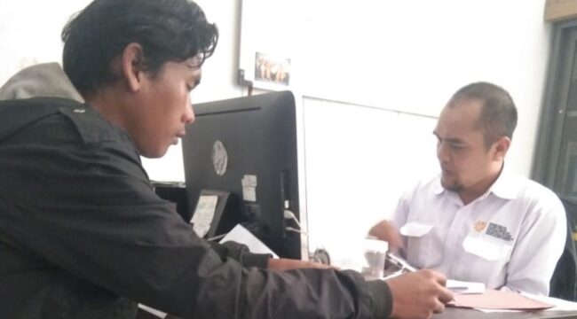 Heri melaporkan sponsor Syarif Hasyim ke Disnaker Karawang