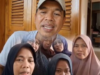 Tangkapan layar video Kang Dedi Mulyadi akan memulangkan Pekerja Migran Indonesia asal Karawang