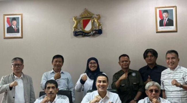 Foto bersama Waketum Kadin Nofel Saleh Hilabi bersama aktivis dan pengusaha