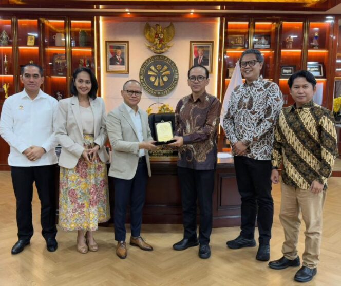 
					Menteri Mukhtarudin dan Jajaran Kompas TV