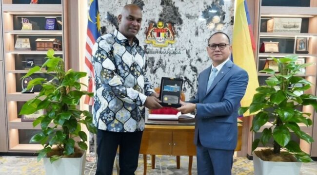 Pertemuan Dua Menteri: Mukhtarudin dan Dato' Sri Ramanan Ramakrishnan