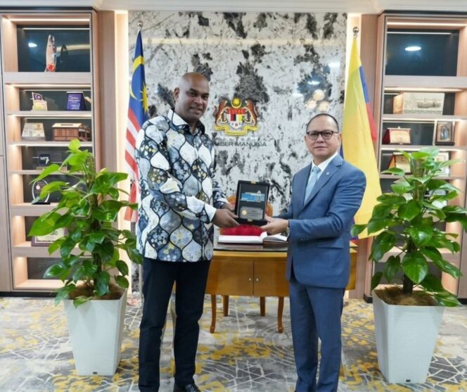 
					Pertemuan Dua Menteri: Mukhtarudin dan Dato' Sri Ramanan Ramakrishnan