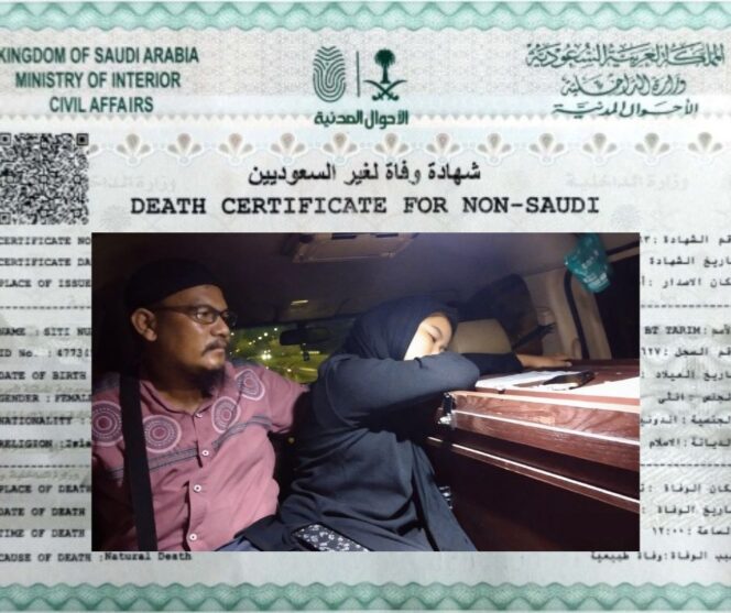
					Omo dan Nisa Mutiara memeluk peti jenazah Siti Nursolihat
