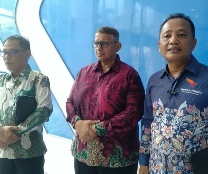 
					Tiga asosiasi P3MI: Perisai, Himsataki dan Perpemindo di Lobby Kemen P2MI