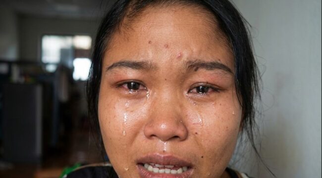 Elinda Sari kelaparan dan putus asa karena tidak punya uang untuk makan dan biaya tiket pulang dari Kamboja