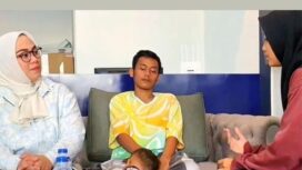 Cellica Nurachadiana menerima kedatangan Jajat Sudrajat beserta istrinya di Kawasan Grand Taruma