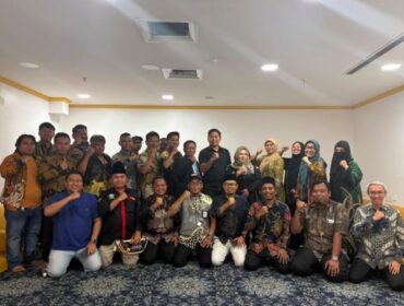 Aktivis Pekerja Migran Indonesia bersama KSP KJRI Jeddah Ahmad Masbukhin