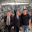 Kepala KDEI Taipei Arif Sulistiyo bersama pimpinan perusahaan Tim Yang