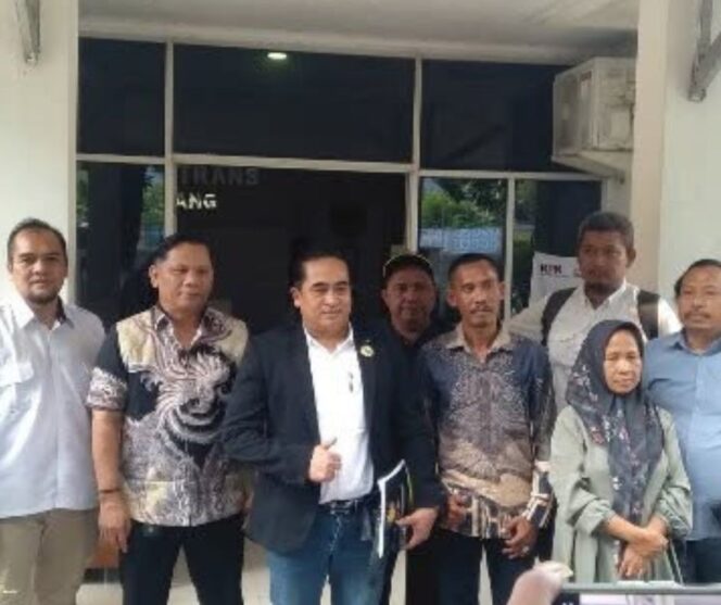 
					Tim Hukum Jabis Karawang, Syaripudin SH, MH, dan Pontas Hutahaen SH 