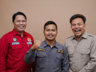 Iman Syafi'i (kiri), Rahmatullah *tengah) dan Syofyan El Comandante (kanan)