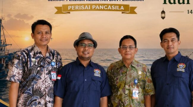 Ketua Umum Serikat Pekerja Kelautan dan Perikanan Perisai Pancasila, Nursalim (bertopi)