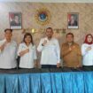 Ketua Umum DPP APJATI, Said Saleh Alwaini (tengah) bersama Pengurus