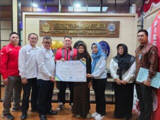 Serah terima santunan asuransi pelaut Indonesia kepada ahli waris di Kemenhub