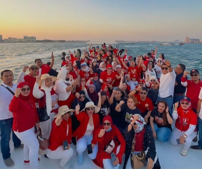 
					WNI dan PMI Jeddah Merayakan HUT RI 81 di Laut Merah