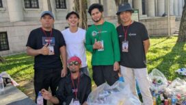 Aktivis Volunteer Indonesia di Taiwan, memungut sampah secara sukarela di berbagai kegiatan sosial