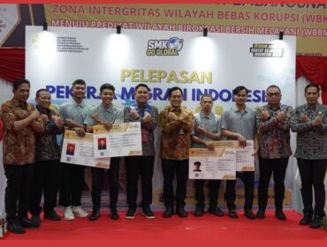 Wamen P2MI Dzulfikar Lepas 37 CPMI Perakit Mesin ke Arab Saudi