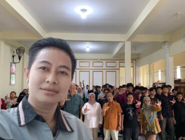Atan dan Peserta Sosialisasi Migrasi Aman