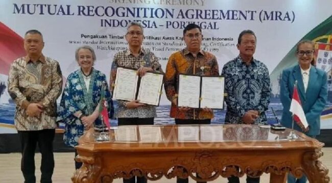 Menteri Kelautan dan Perikanan Sakti Wahyu Trenggono Menandatangani MRA dengan Dubes Portugal. (Sumber Tempo) 
