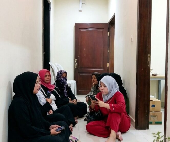 
					PMI sedang berkumpul di Syarikah setelah selesai kontrak erja dengan majikan